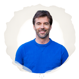 Foto de Luis Ramírez como best men dentro de una invitación digital